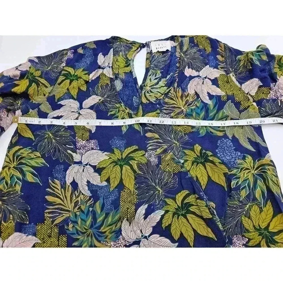 Lost + Wander Women's Size M Blue Flowered Blouse - Picture 5 of 7